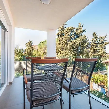 Tajana Apartment *